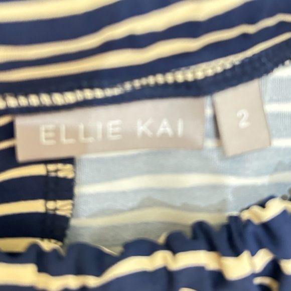 Ellie Kai navy & cream wavy print halter sleeveless stretchy top back tie size 2 - Picture 8 of 9